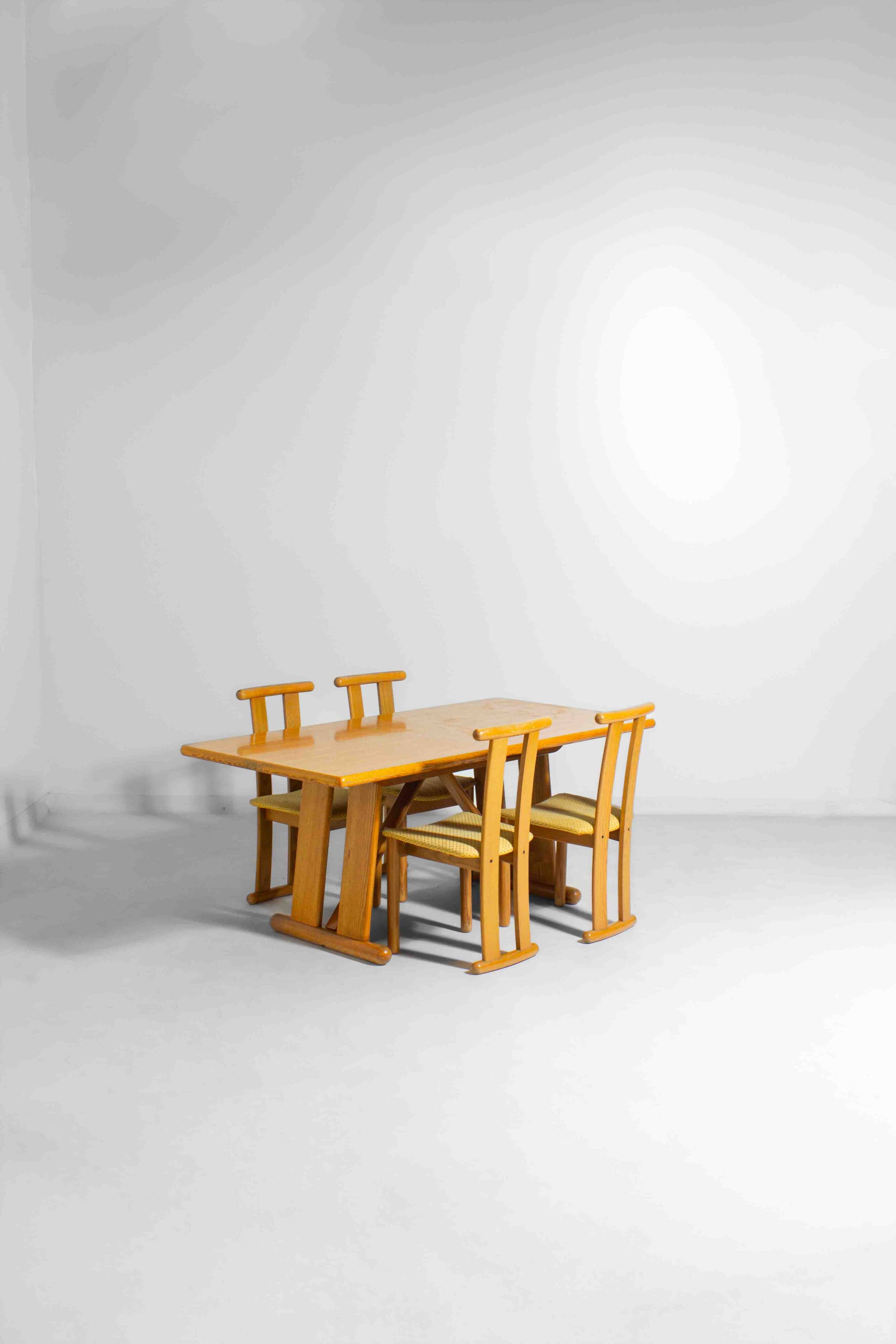 Geometrical dining table in oak, Italy 1980s