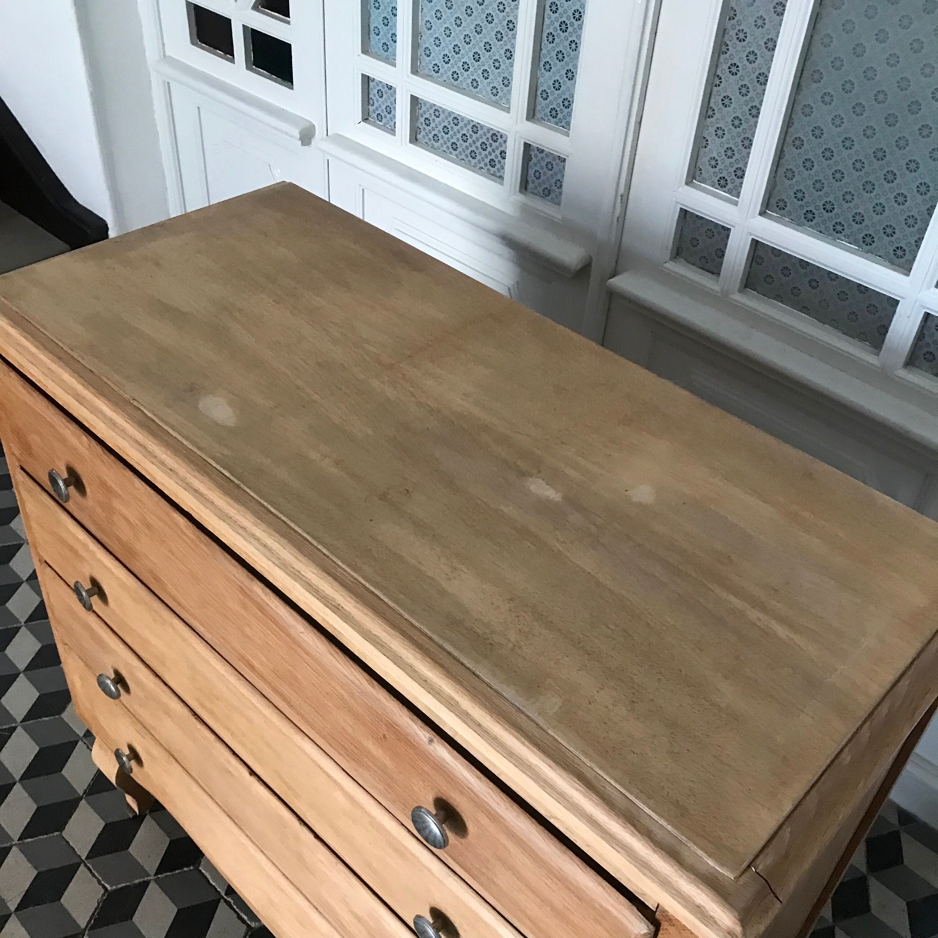 Vintage wooden chest of drawers