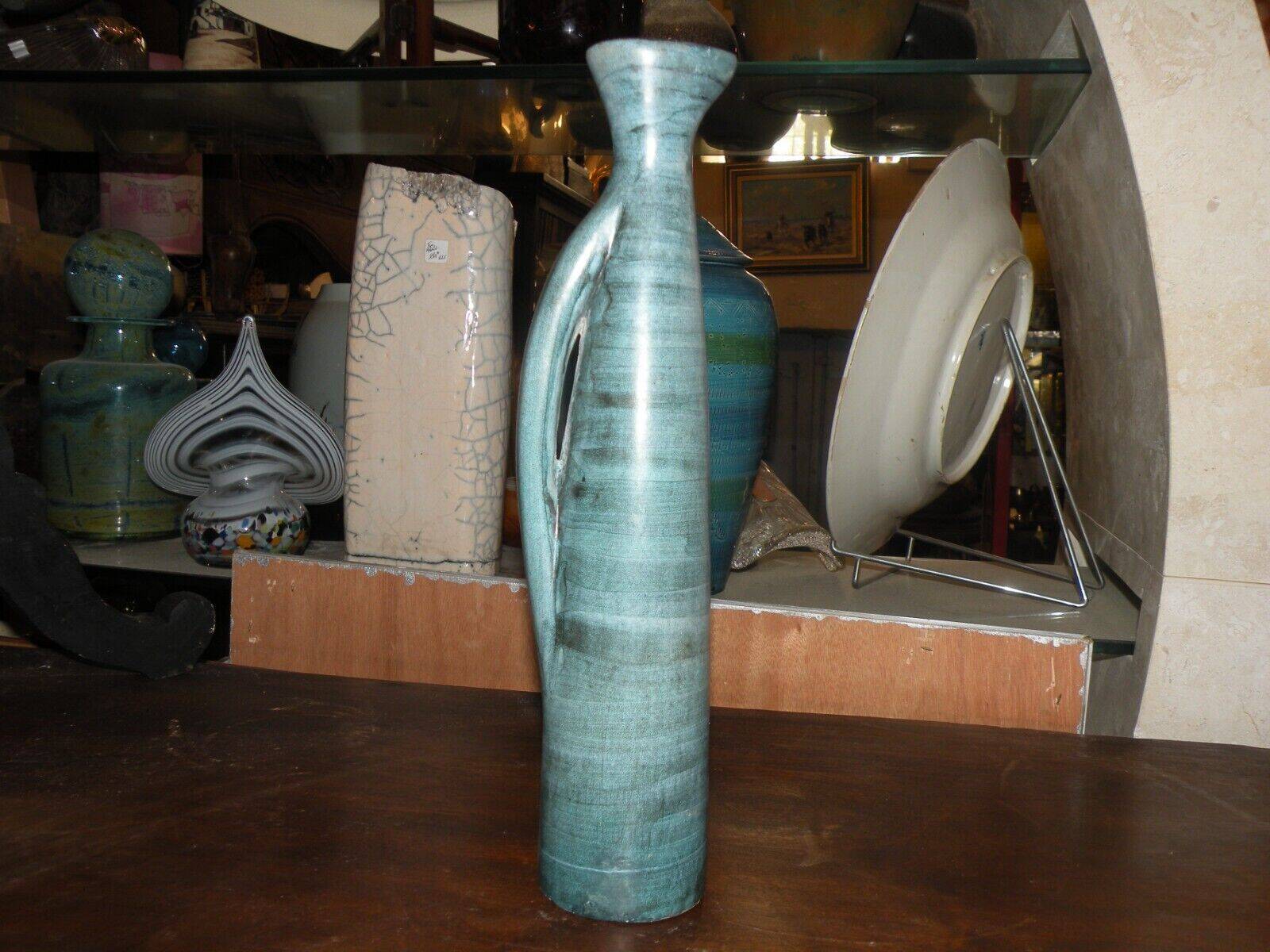 Long ceramic pitcher by jean de lespinasse 1960, l'atelier 55.