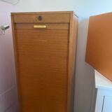 Curtain cabinet