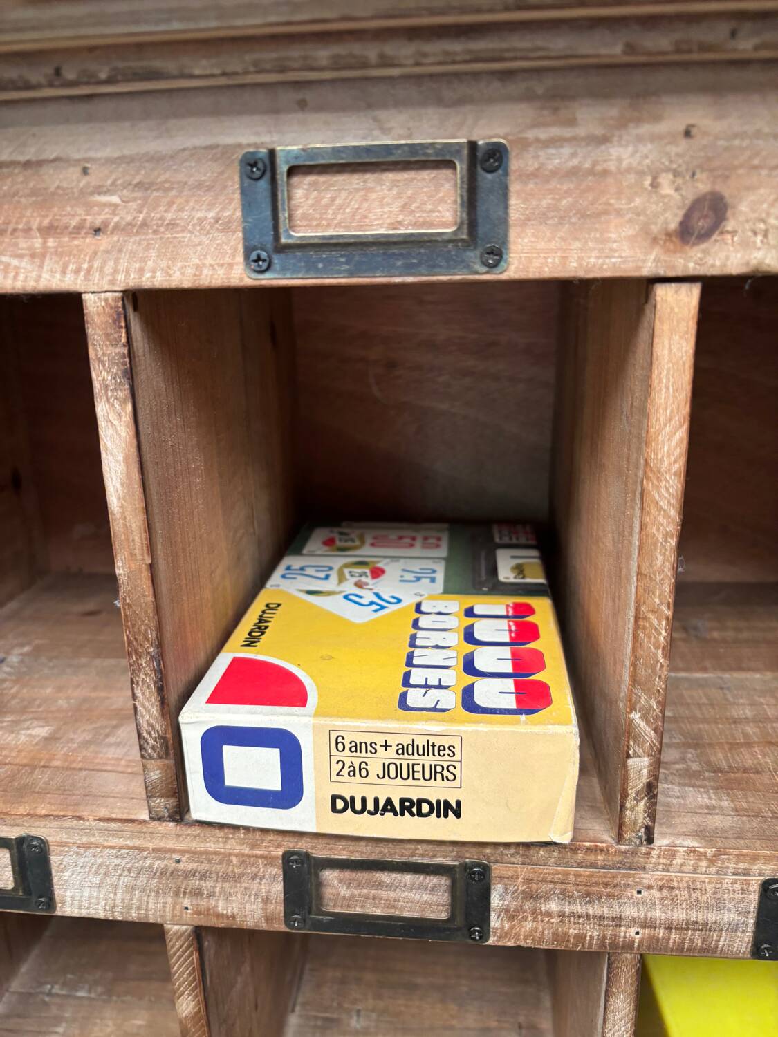 Contemporary trade furniture