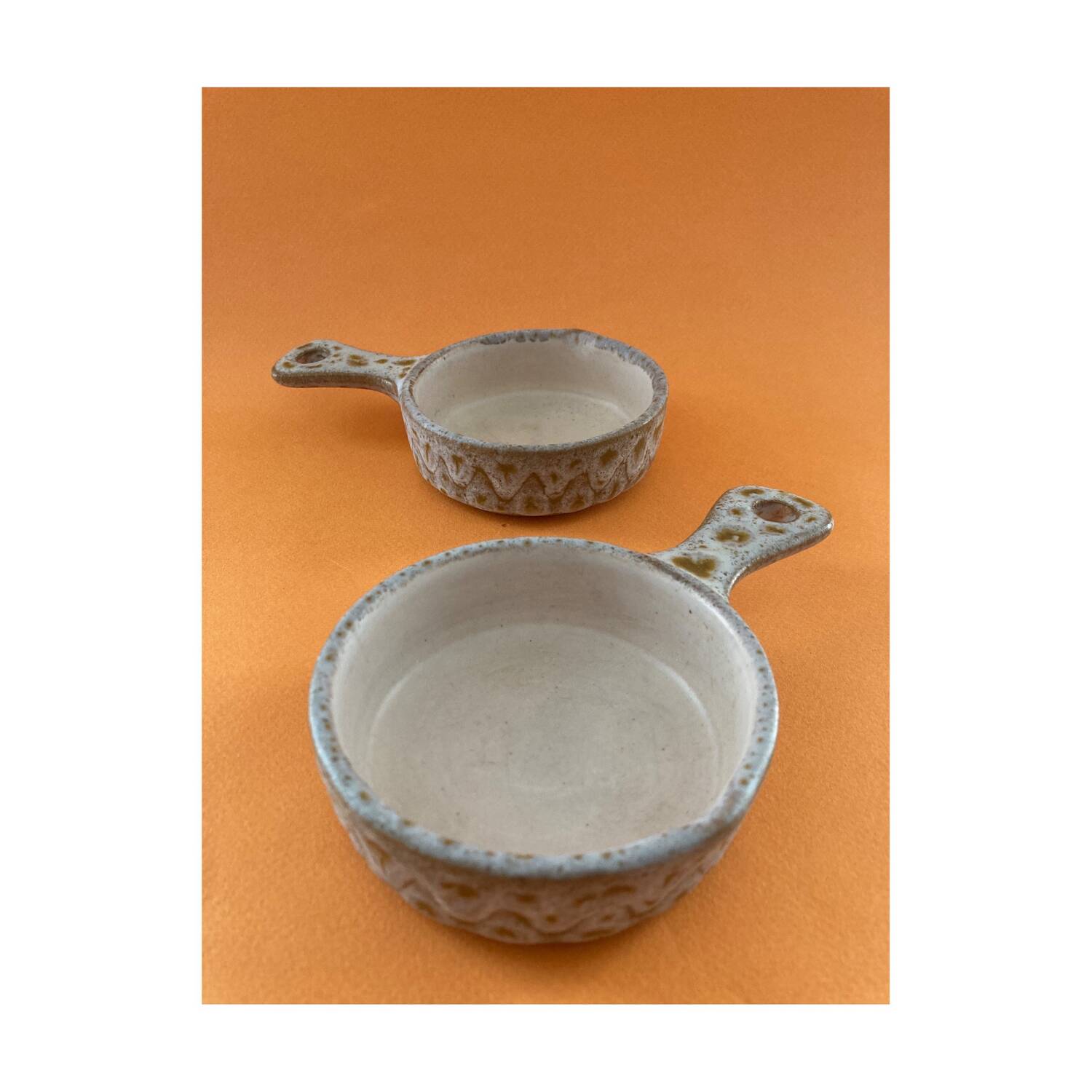 Ceramic pocket emptier