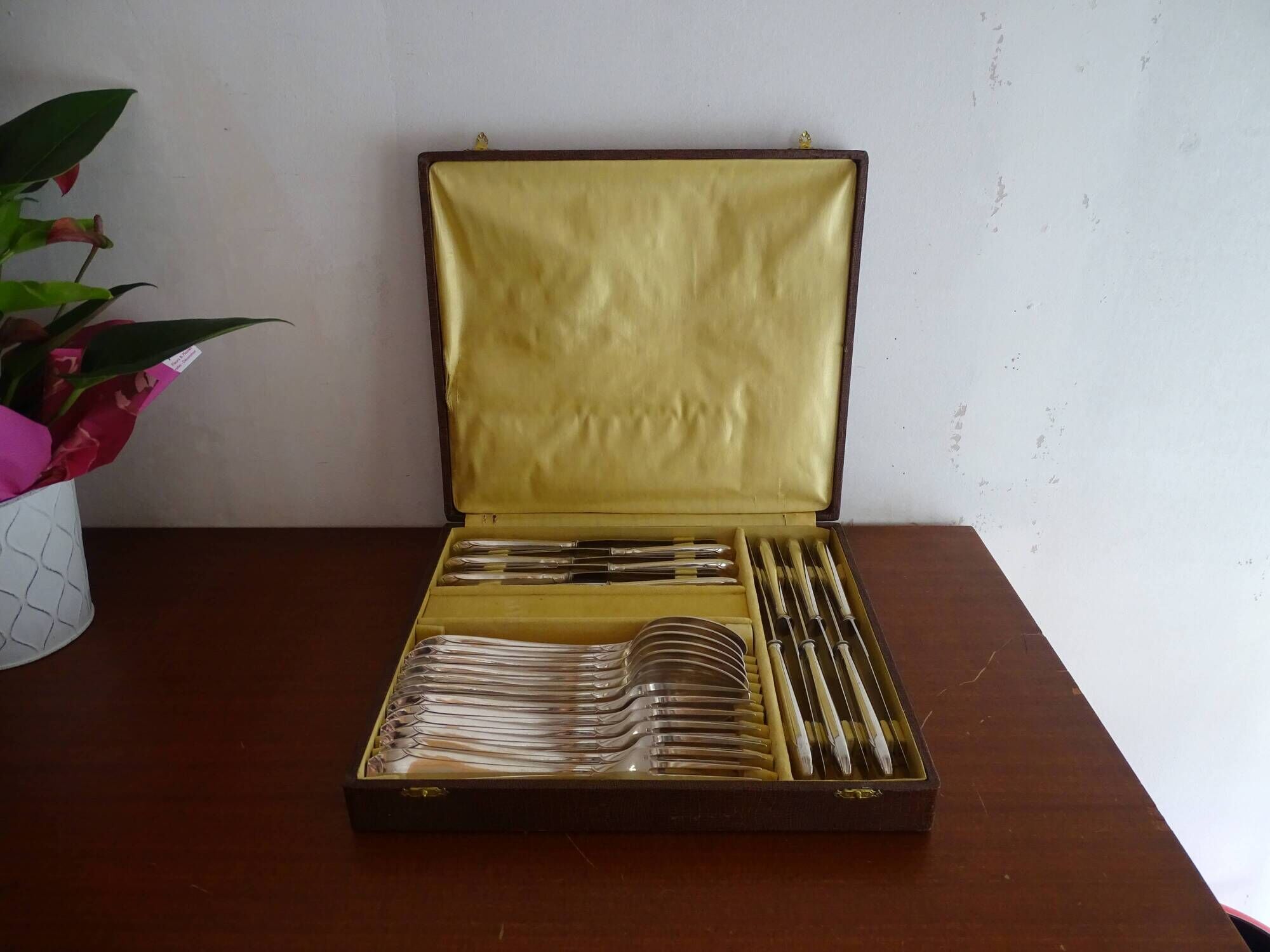 Housewife 24 seats 6 people art deco 1930 silver metal apollo