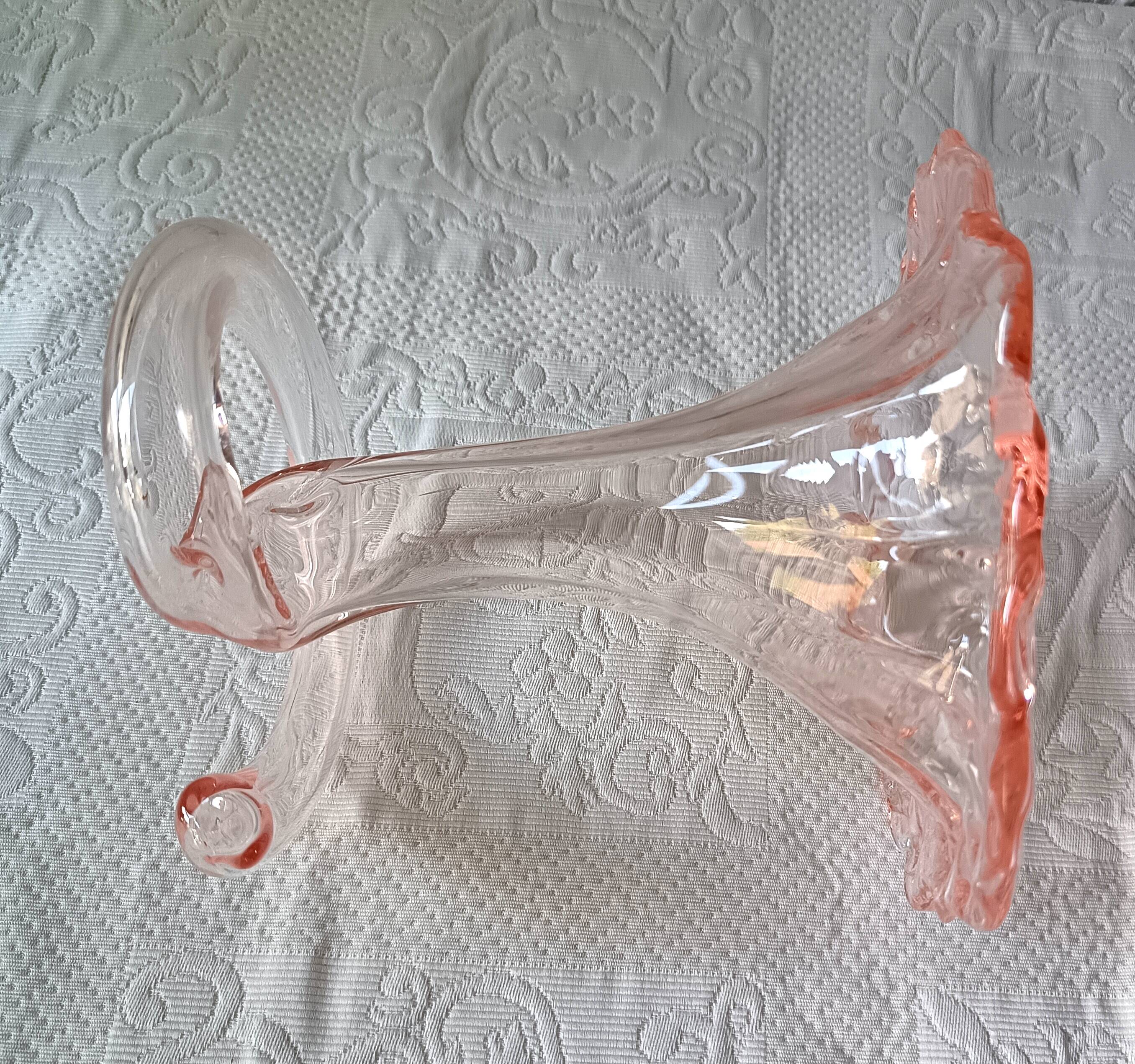 Pretty trumpet vase, in blown pink glass