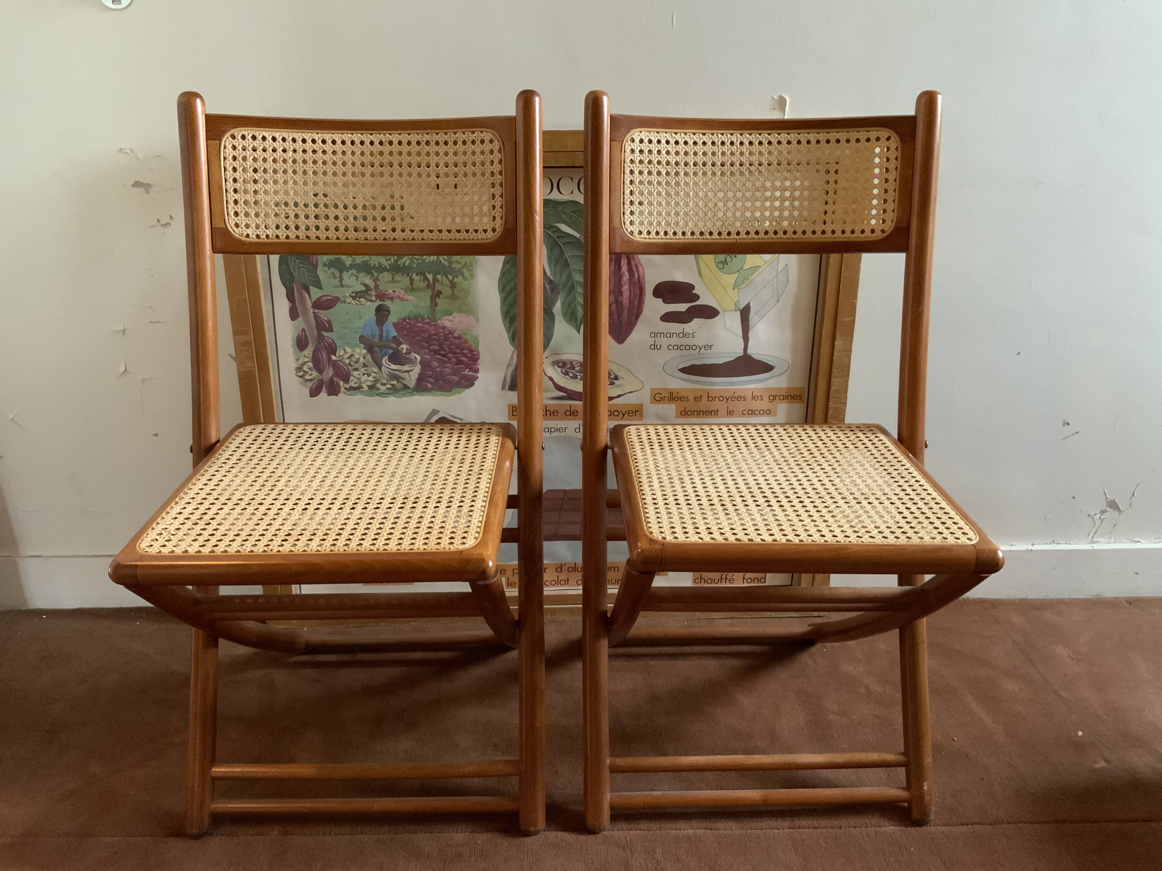 Chaises pliantes cannées