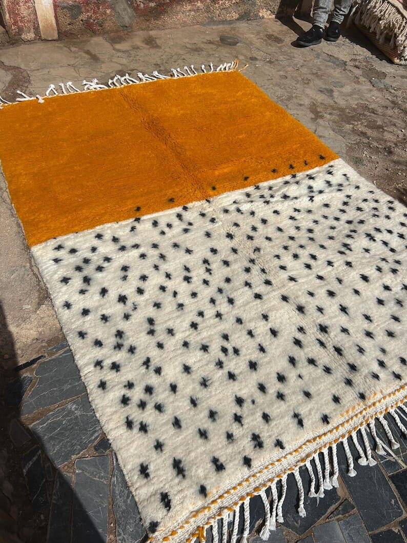 Handmade natural wool rug, size 100 x 200 cm