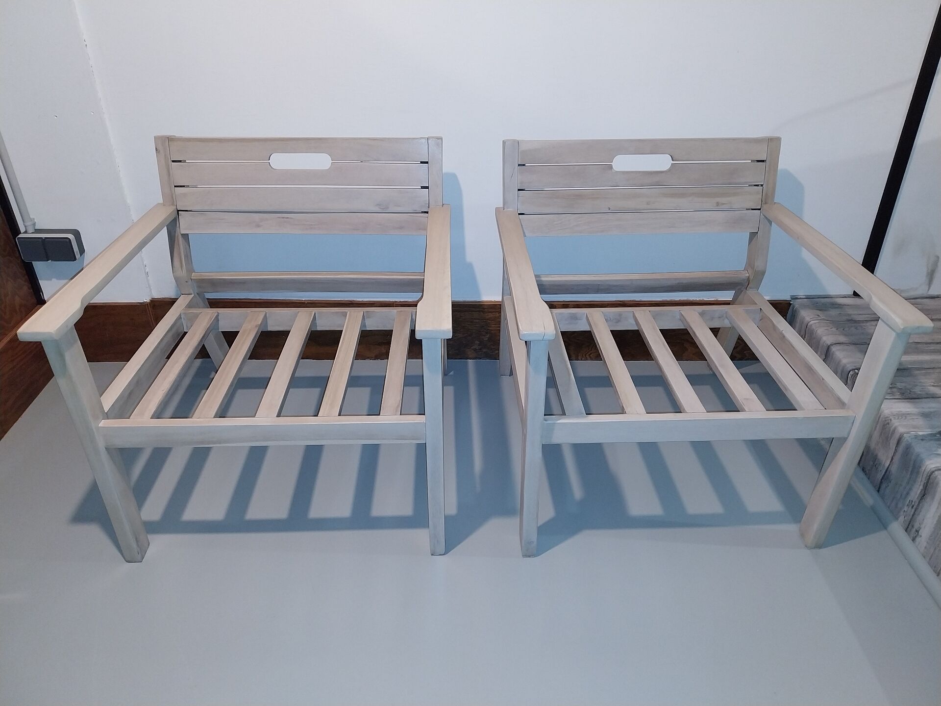 Set of 2 garden armchairs