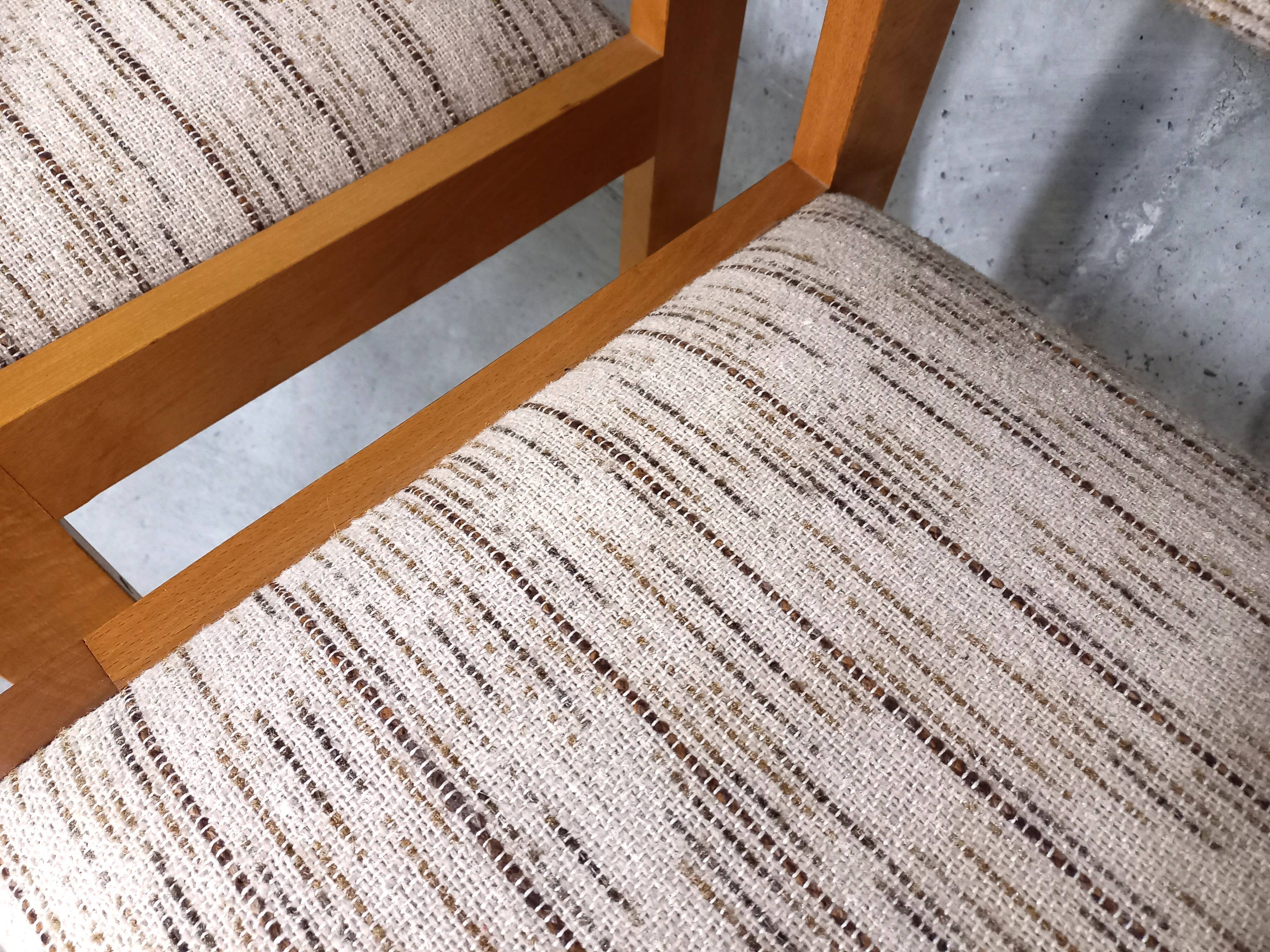 Suite de 2 chaises vintage Baumann en bois et tissu de laine années 70