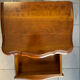 Table de chevet, style Louis XV–un tiroir