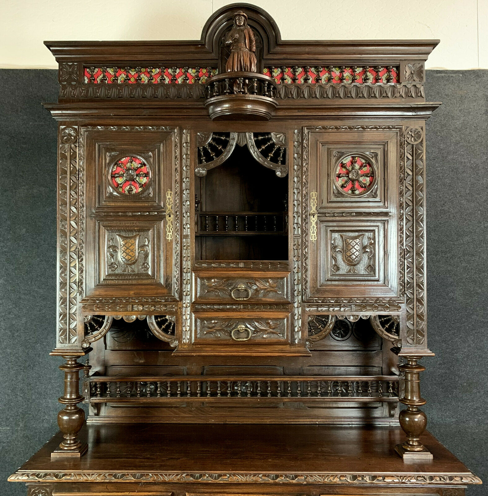 Breton buffet period 19th century in oak with brown patina