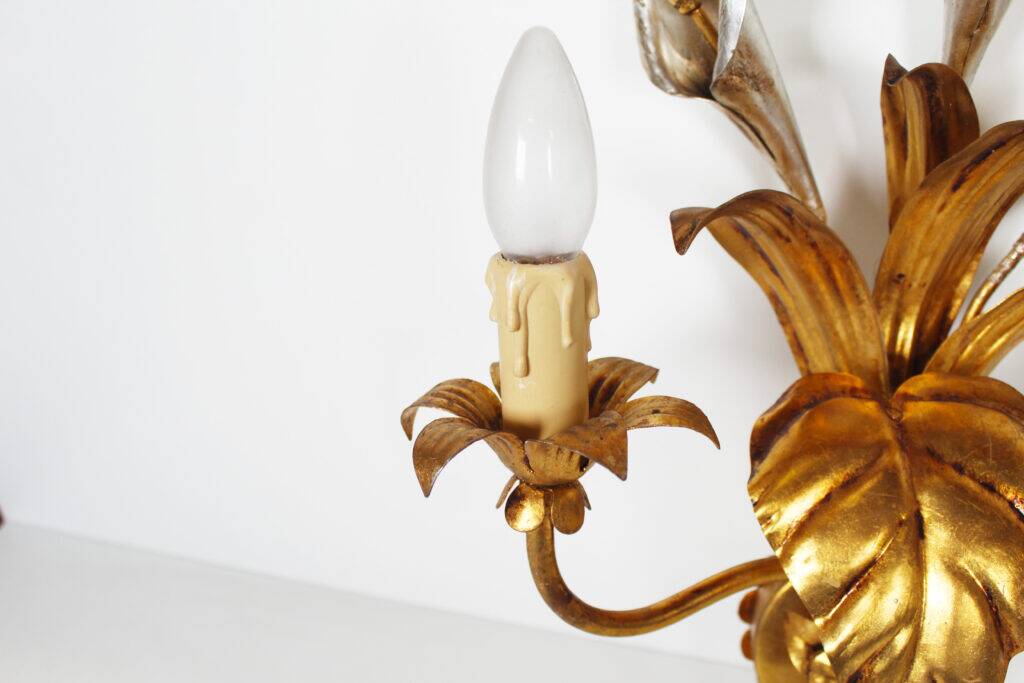 Single large 1960s Italian gilt 'Callas' leaf sconce by Hans Kögl