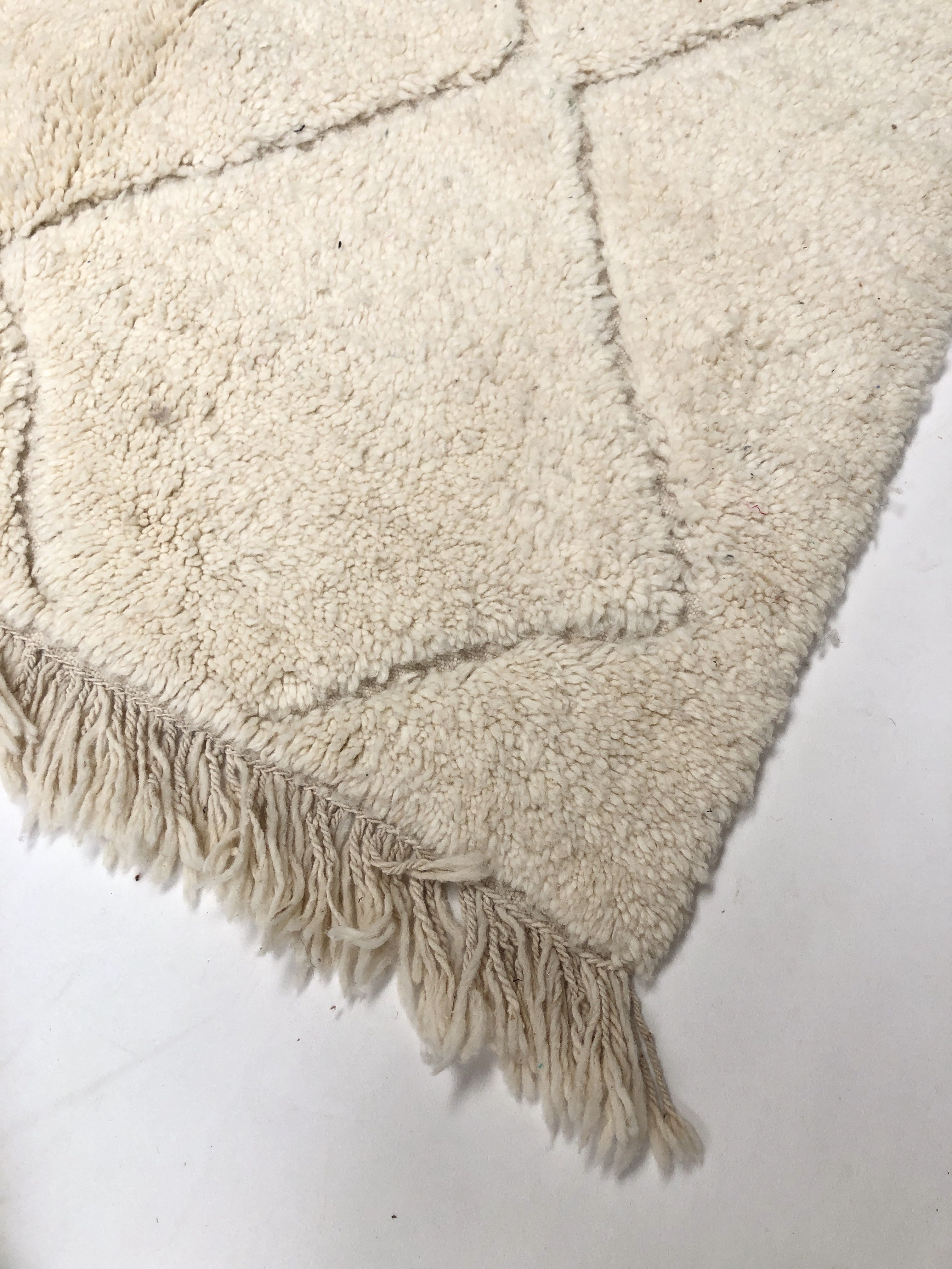 Berber carpet Beni Ouarain new ecru with engraved ecrus patterns 2,15x1.52m