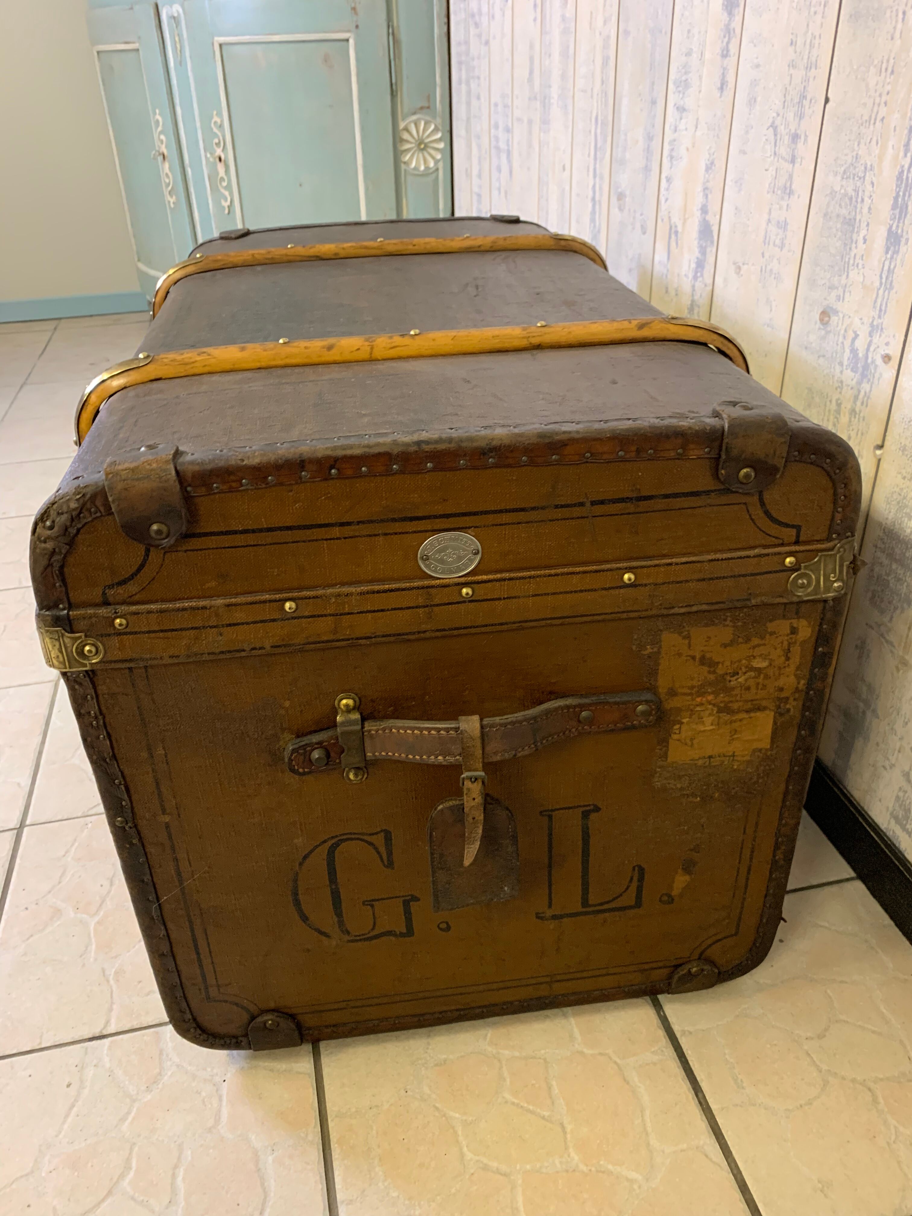 Travel trunk