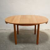 Vintage stretchy dining table