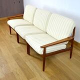 3 Chauffeuses Formant Banquette Danoise de Grete Jalk Édition Glostrup 1960