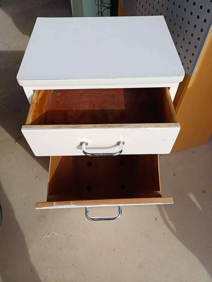 Meuble vintage en bois et formica