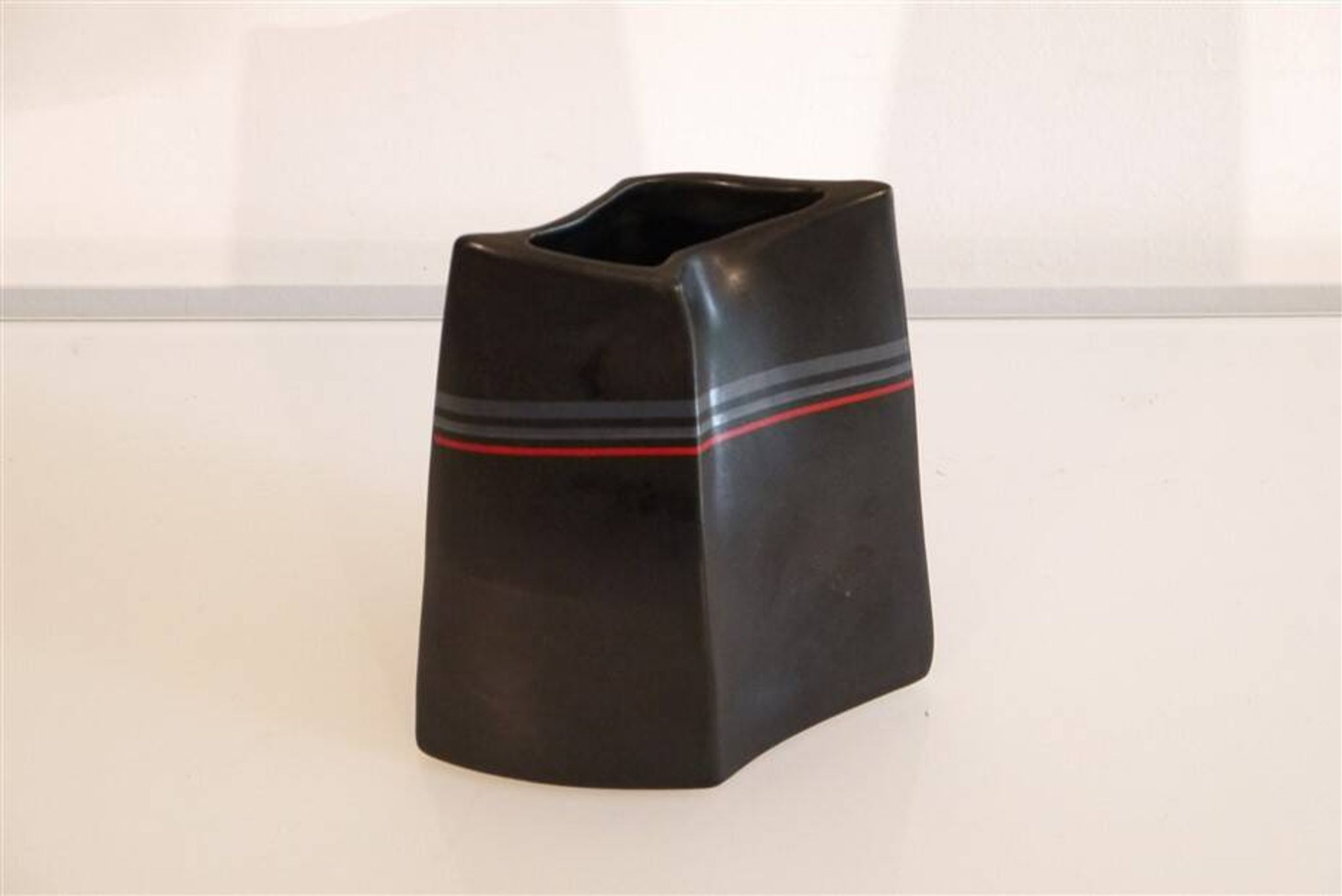 Vase en porcelaine de Virebent 1970