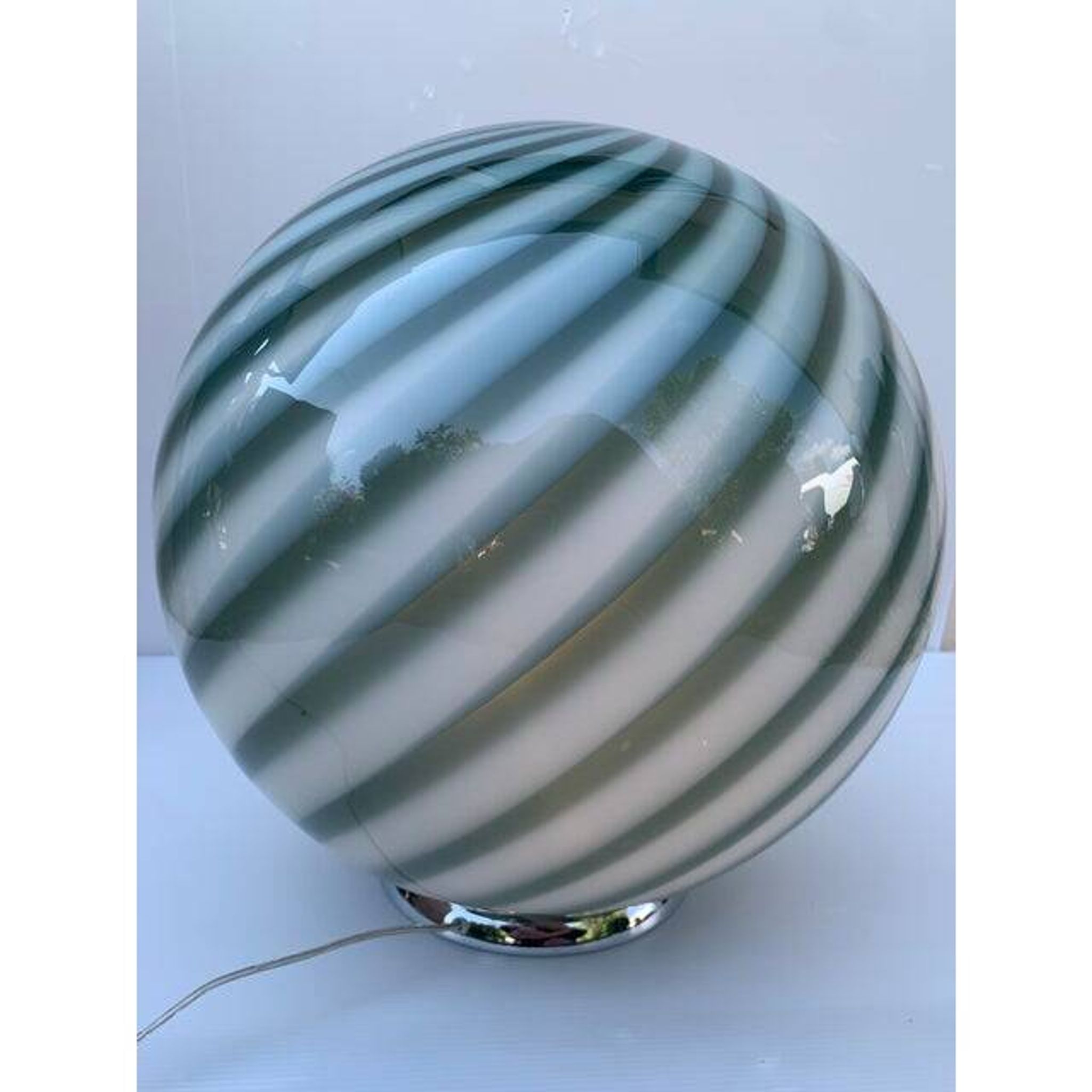 Contemporary milky-green sphere in murano glass swirl table lamp