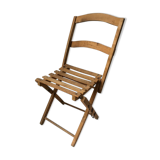 Foldable wooden chair for children