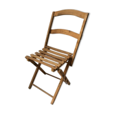 Foldable wooden chair for children