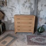 Wooden chest of drawers