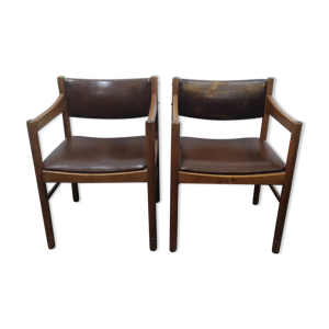 2 chaises en bois de