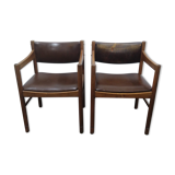 2 chaises en bois de cuir