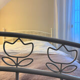Double bed "Tulipes" in white metal from the 2000s.