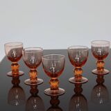 5 verres anciens à pied rose vintage