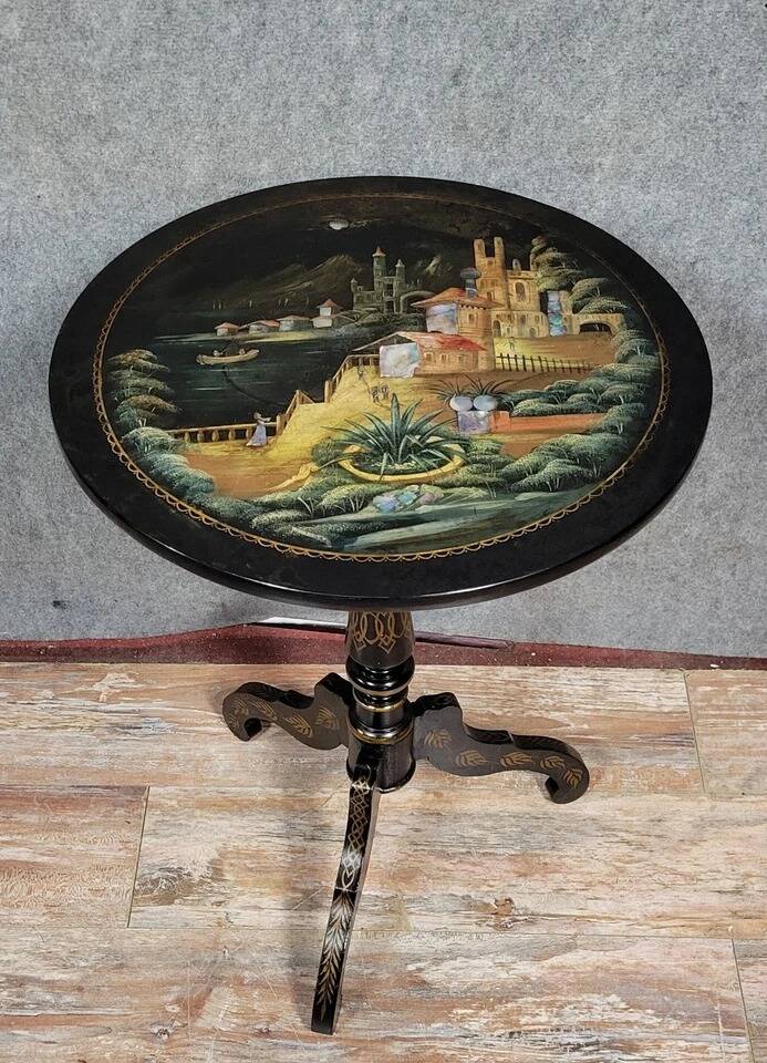 Napoleon III period pedestal table in black lacquer circa 1850