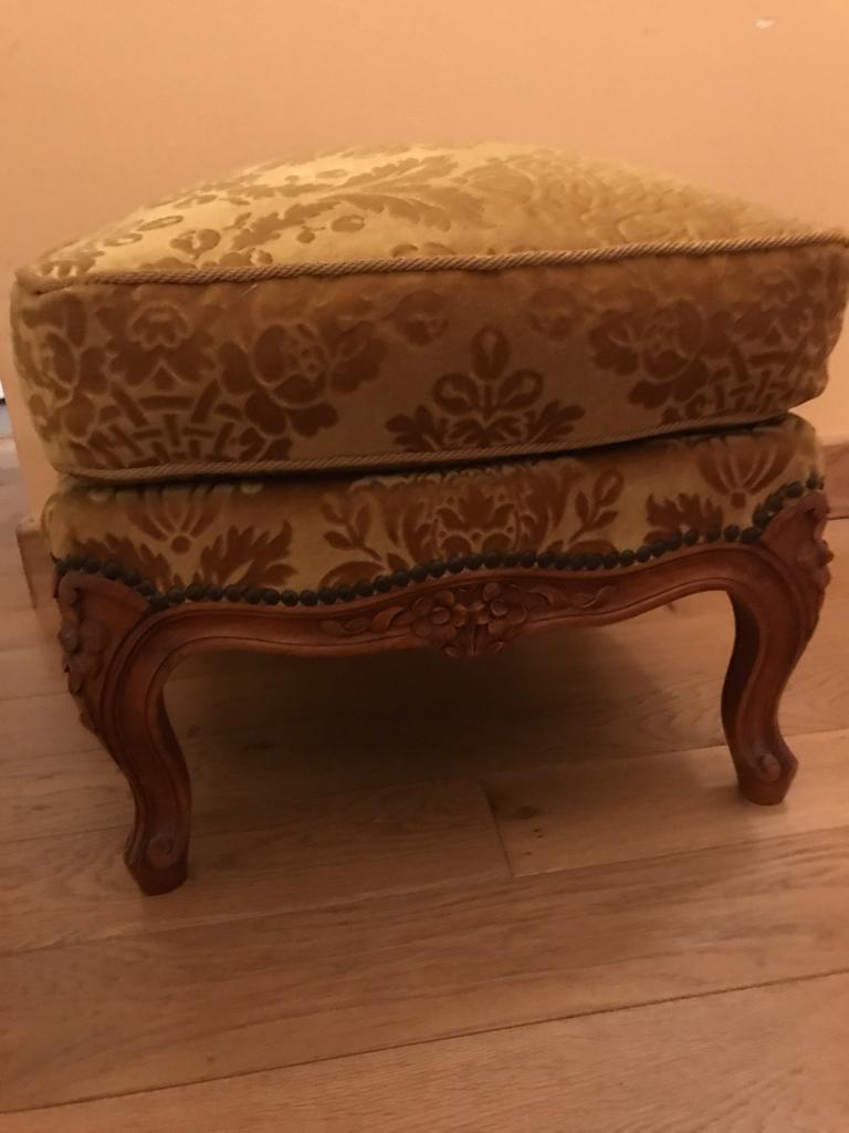 Pouf in gilded velvet and feet wood cherry style louis xv
