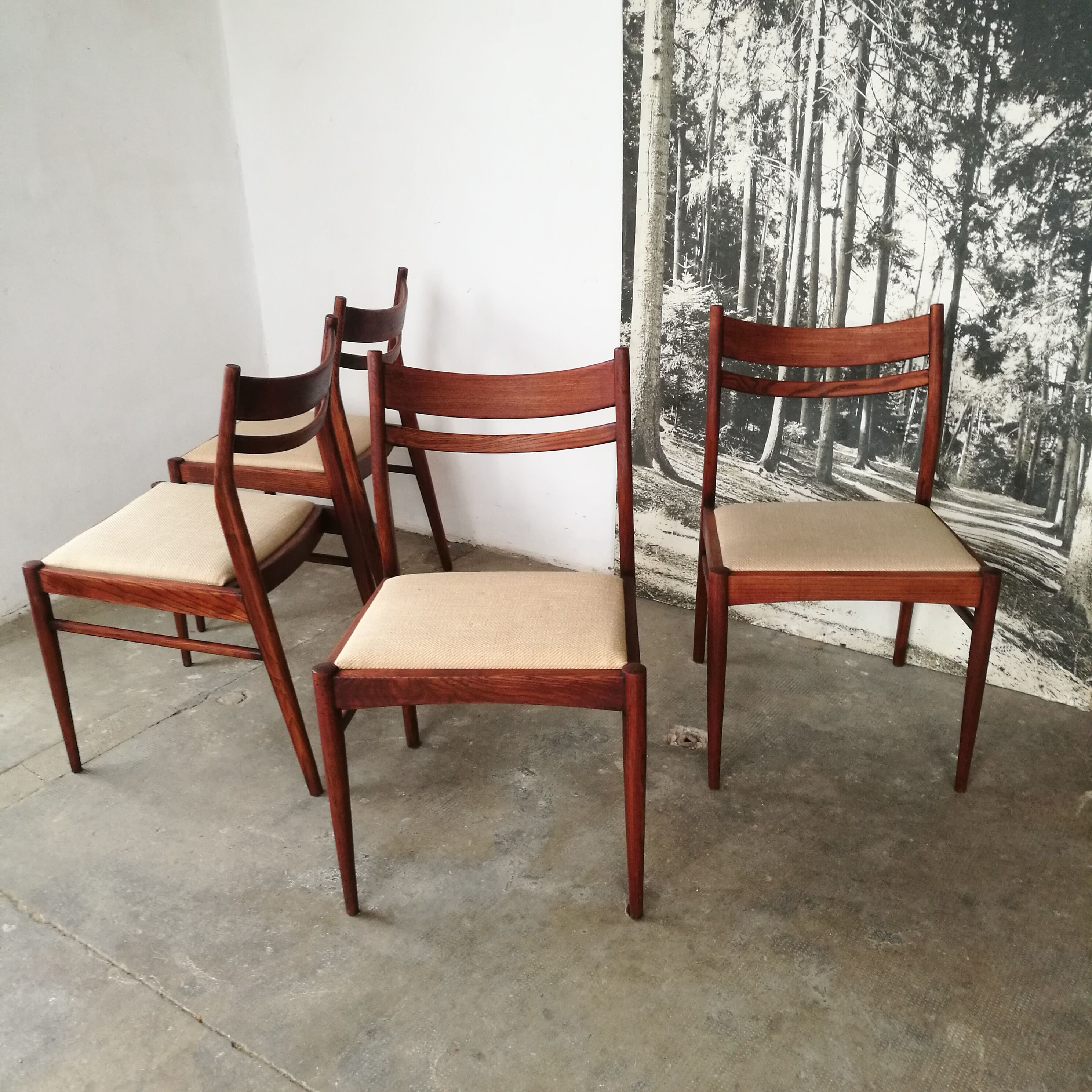 Set of 4 Scandinavian chairs