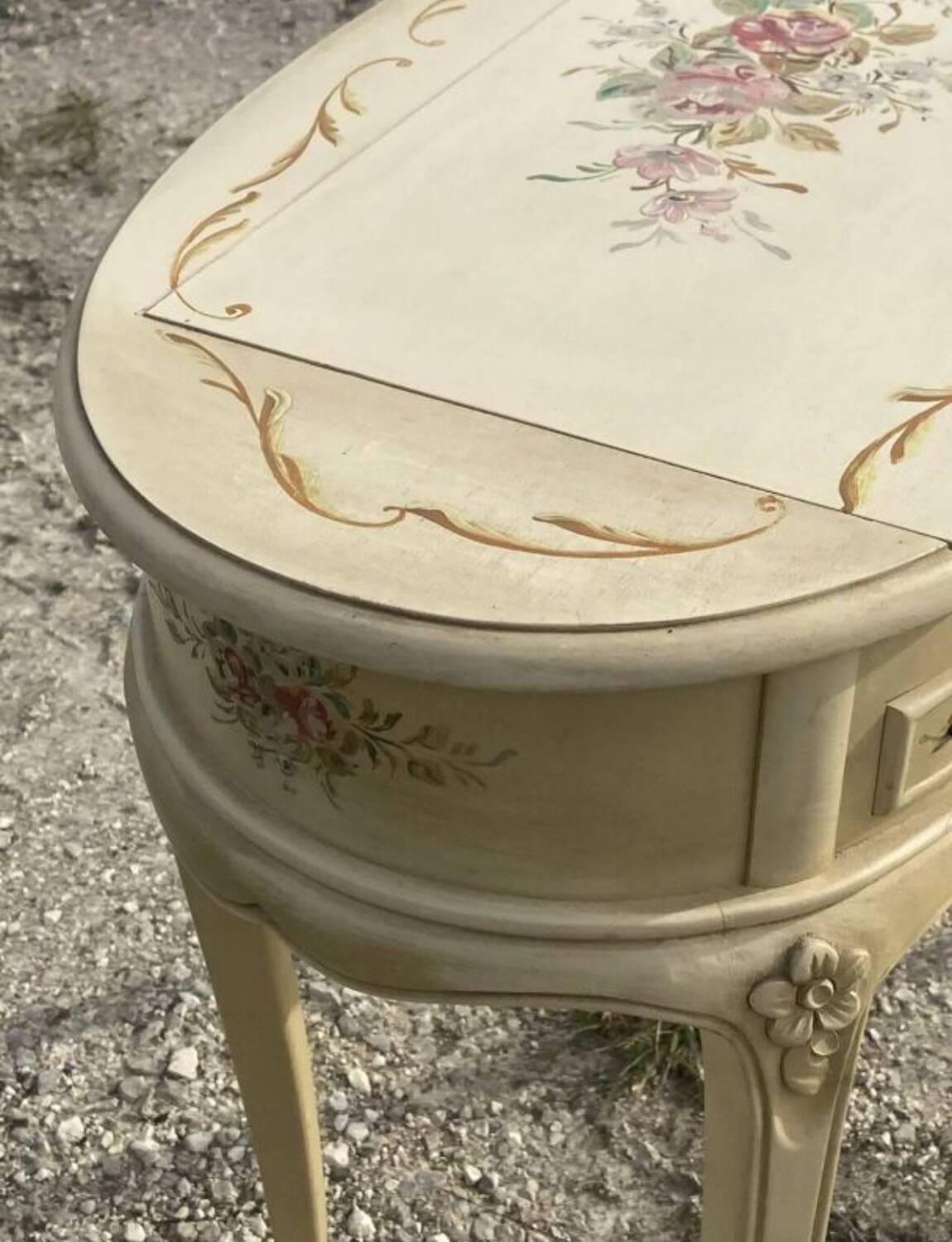 Small vintage Louis XV style Italian flowered dressing table.
