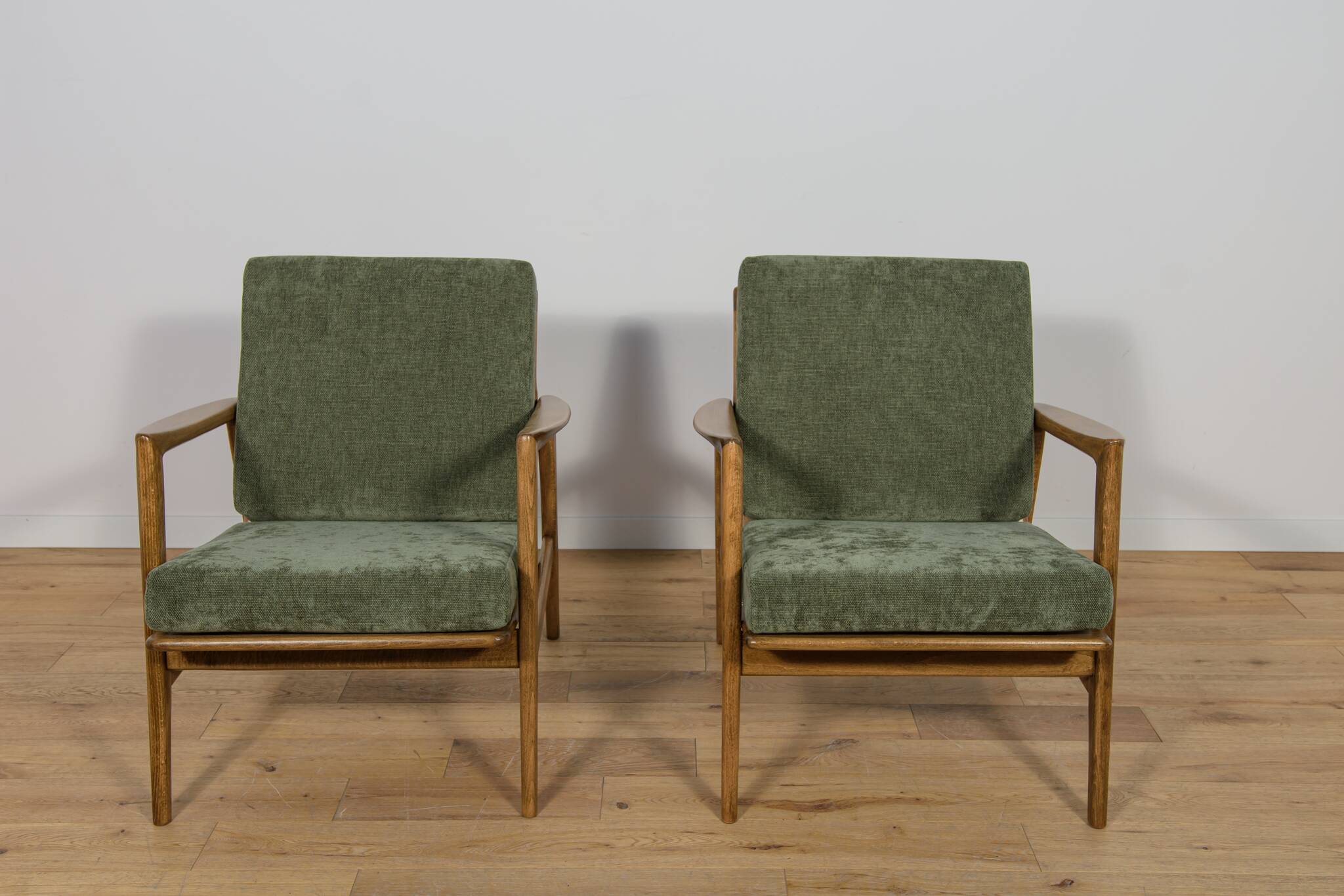 Model 300-139 Armchairs from Swarzędz Factory, 1960s, Set of 2