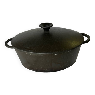 Cast iron casserole