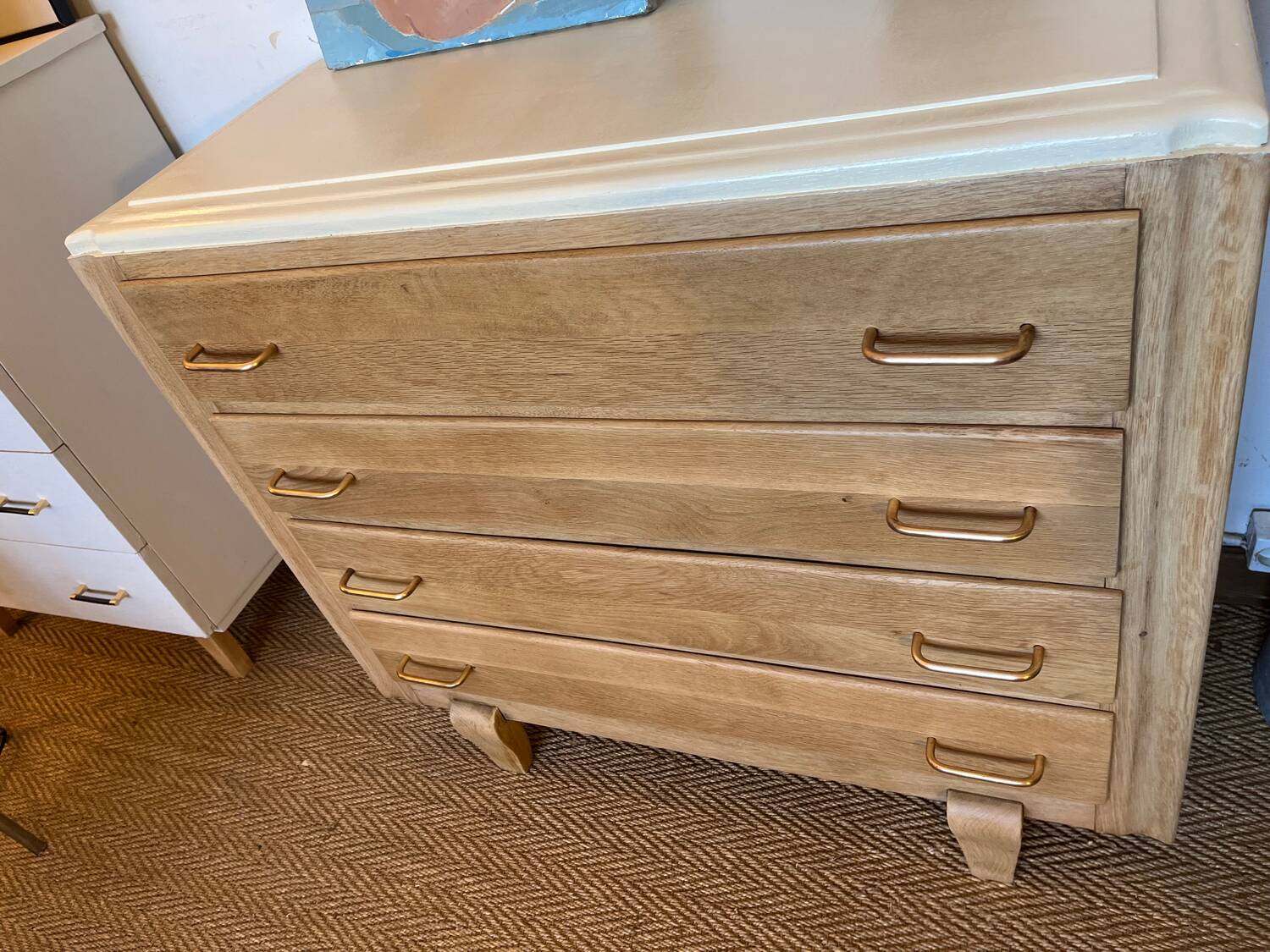 Vintage chest of drawers in wood and golden brass handles