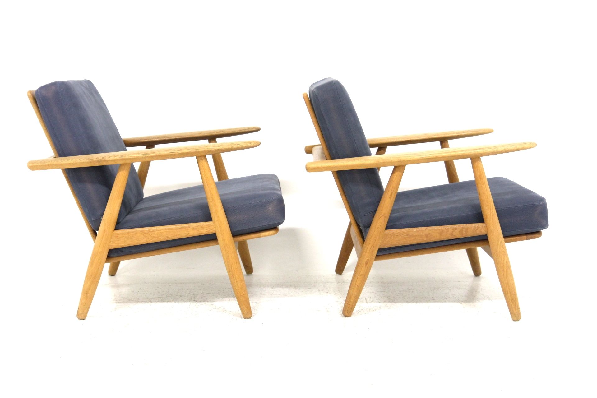 Pair of armchairs "Cigar chair GE 240" Hans J. Wegner Denmark, 1960
