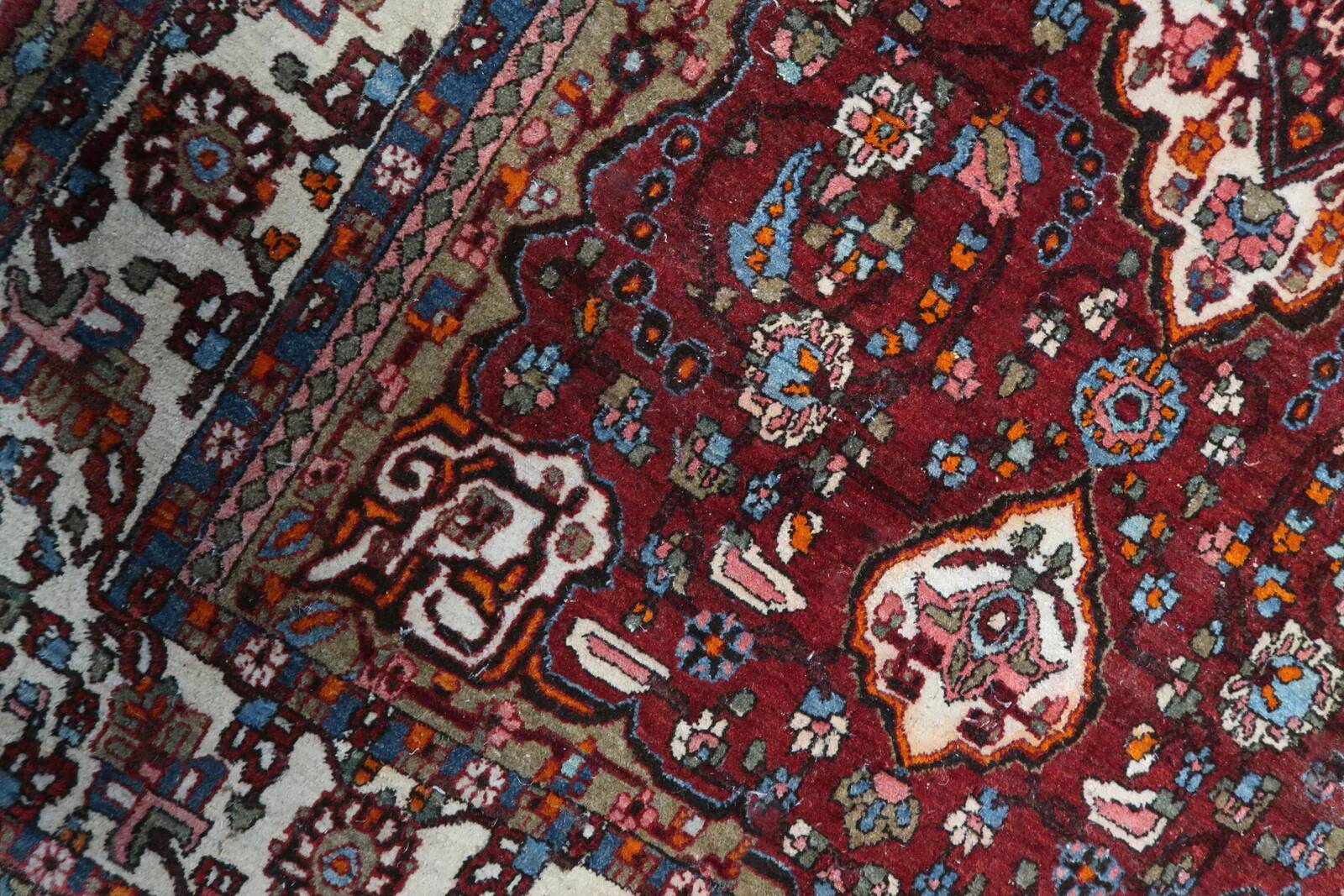 Handmade vintage Persian style Mahal rug 142cm x 204cm 1950s