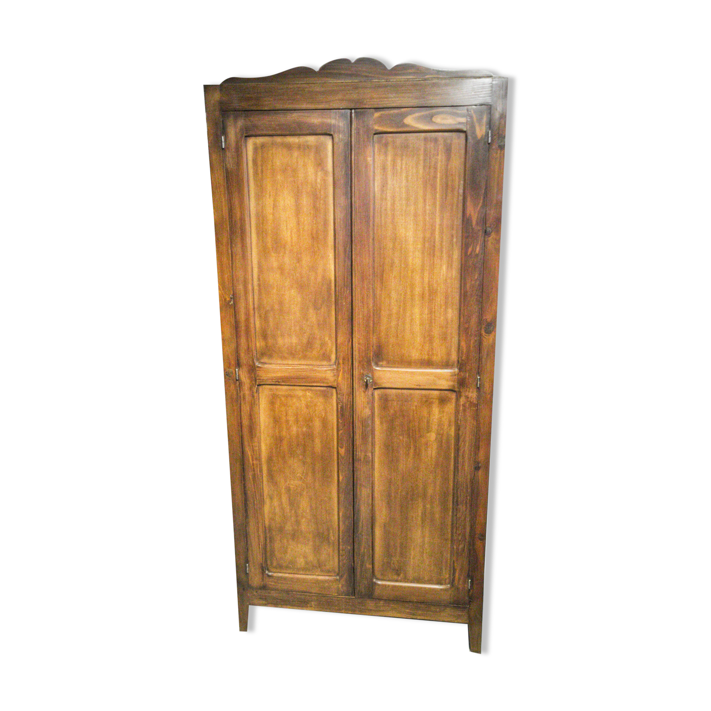 Armoire parisienne