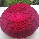 Round velvet cushion