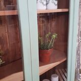 Old showcase