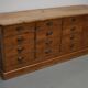 Cabinet de pharmacie en pin allemand rustique / comptoir de magasin / îlot de cuisine, 1930