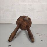 Tabouret tripode en chêne pieds pointes