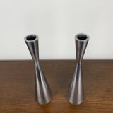 Duo de bougeoir en acier par Erika Pekkari