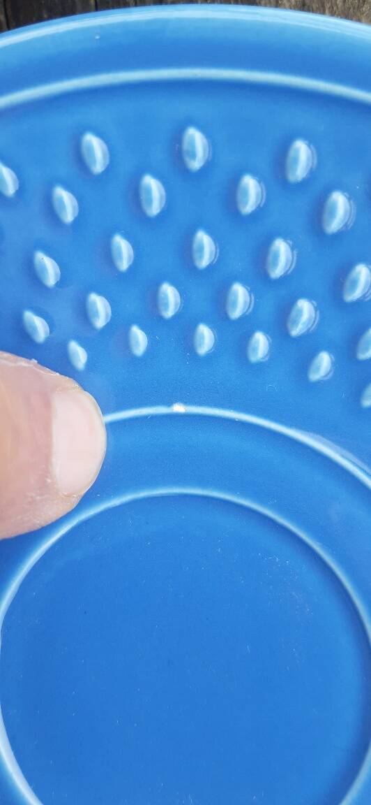 Set of 4 "rice grain" coffee cups by Geneviève Lethu