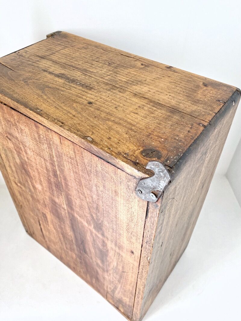 Wooden wall-mounted toilet cabinet