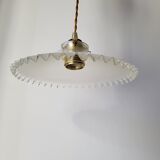 Serrated opaline suspension