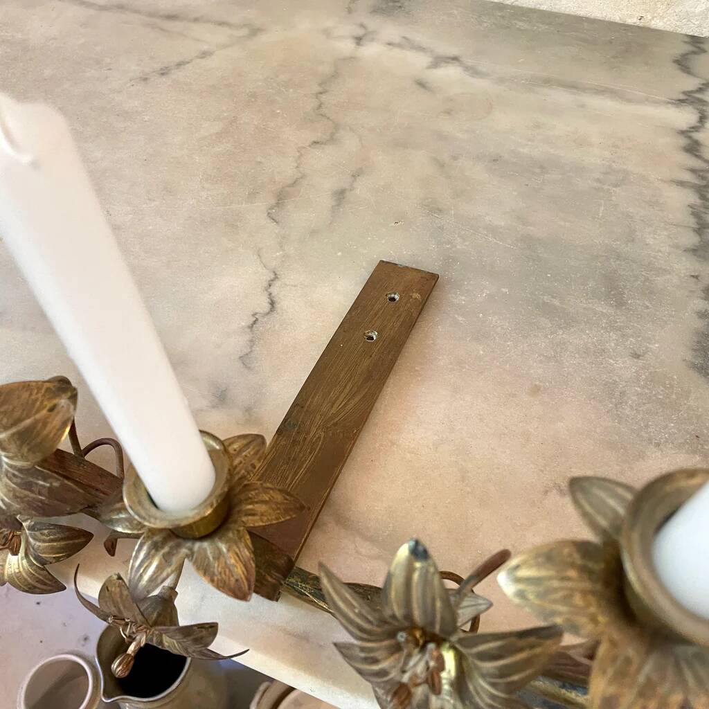 Large brass chandelier with 5 branches and fleur-de-lis design