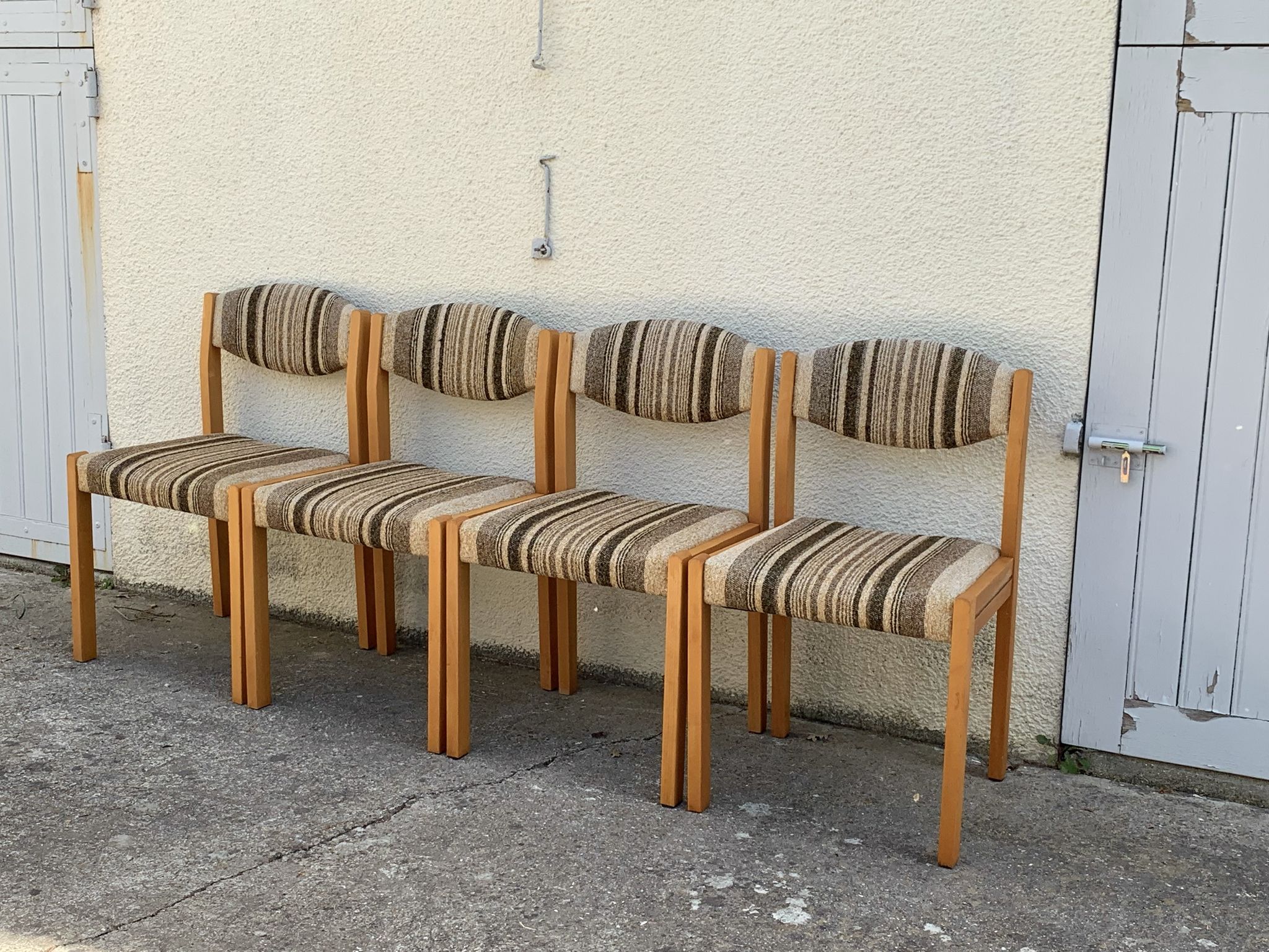 Suite de 4 chaises self hêtre laiton et laine 1960