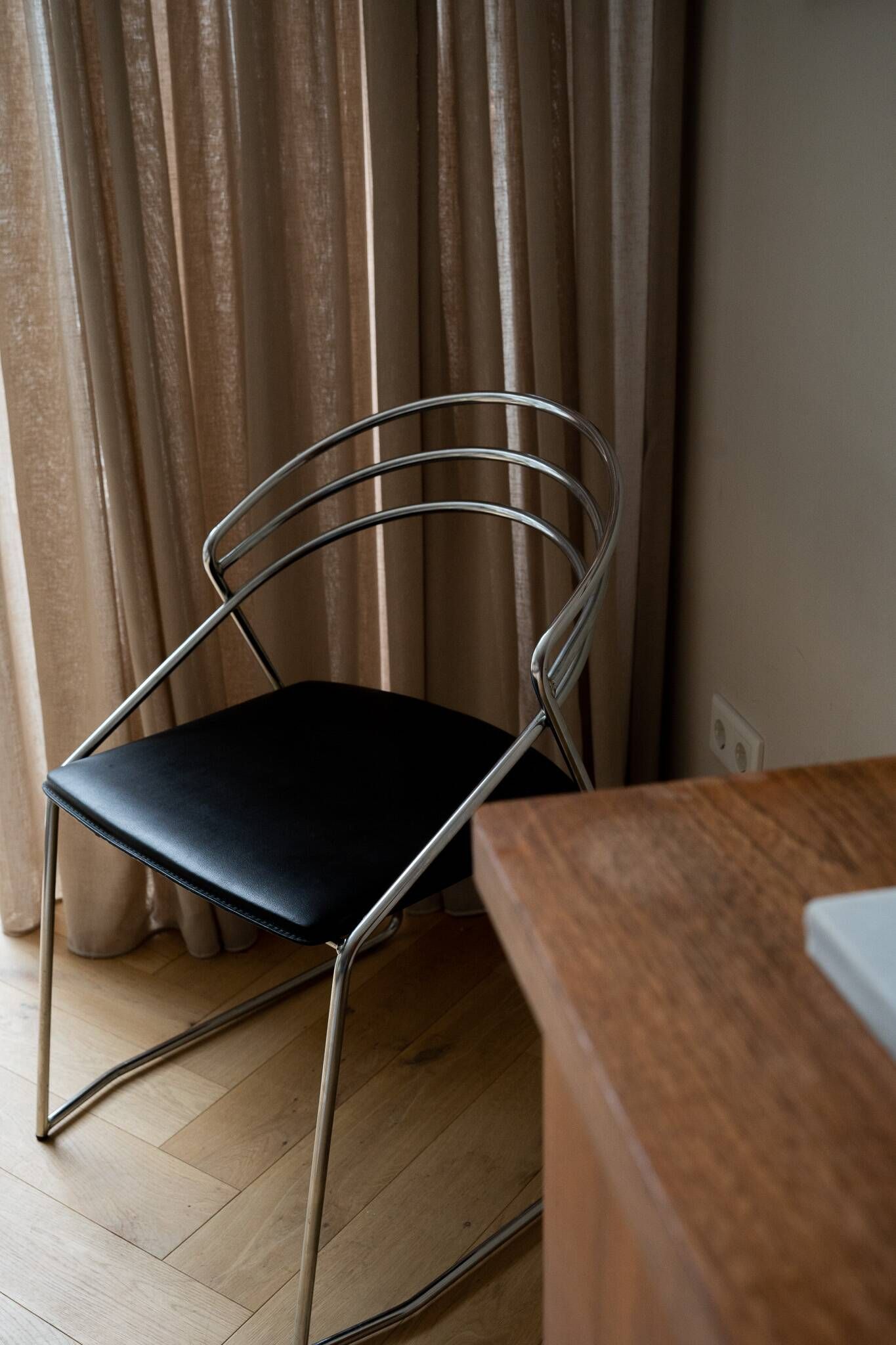 2 Vintage Design 80s Stylistic Wire Steel Chairs Chrome